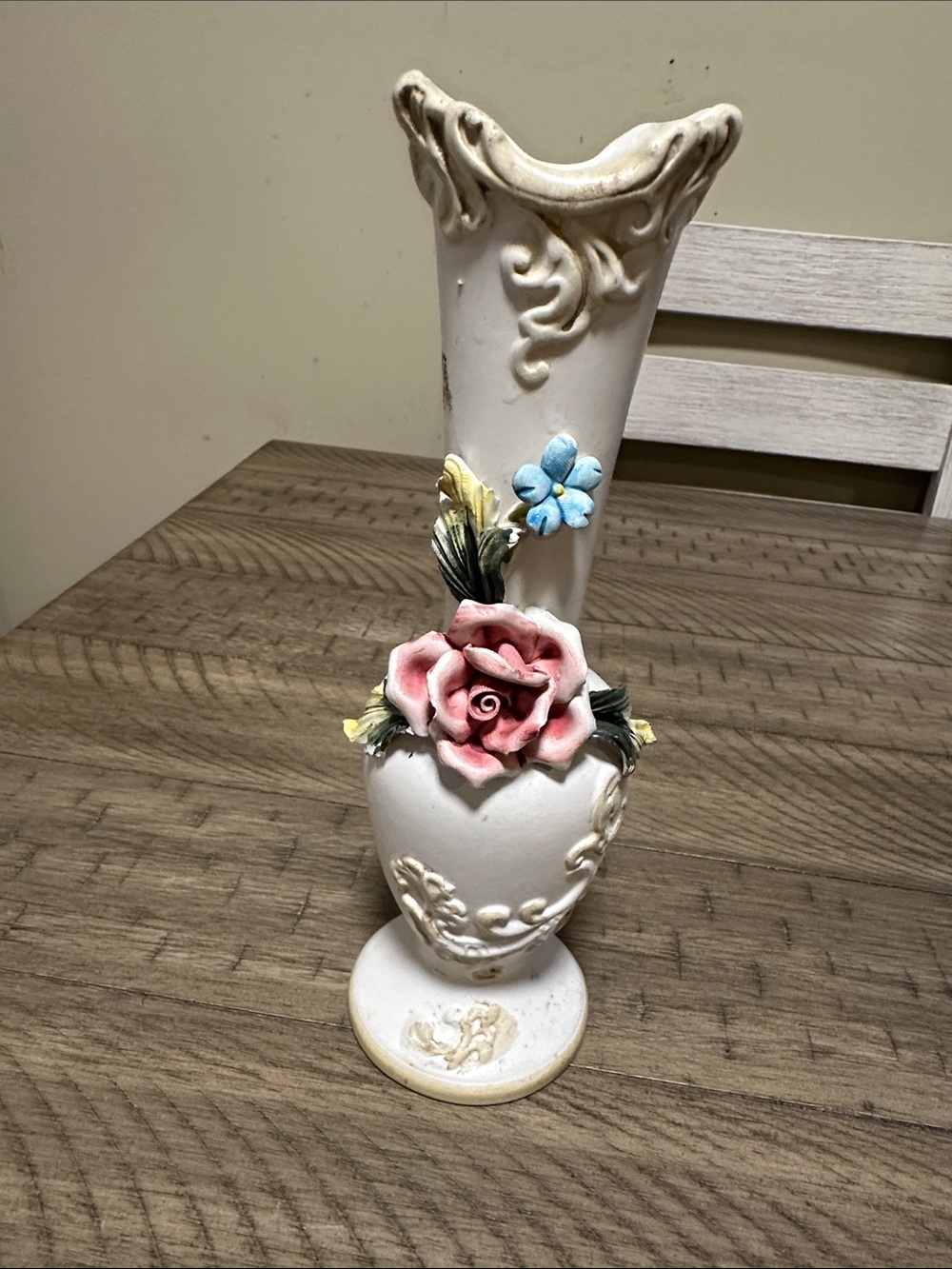 Classic White Ceramic Vase with Pink Rose Accent